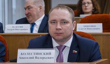 Евгений Солнцев впервые отчитался перед депутатами Заксобрания